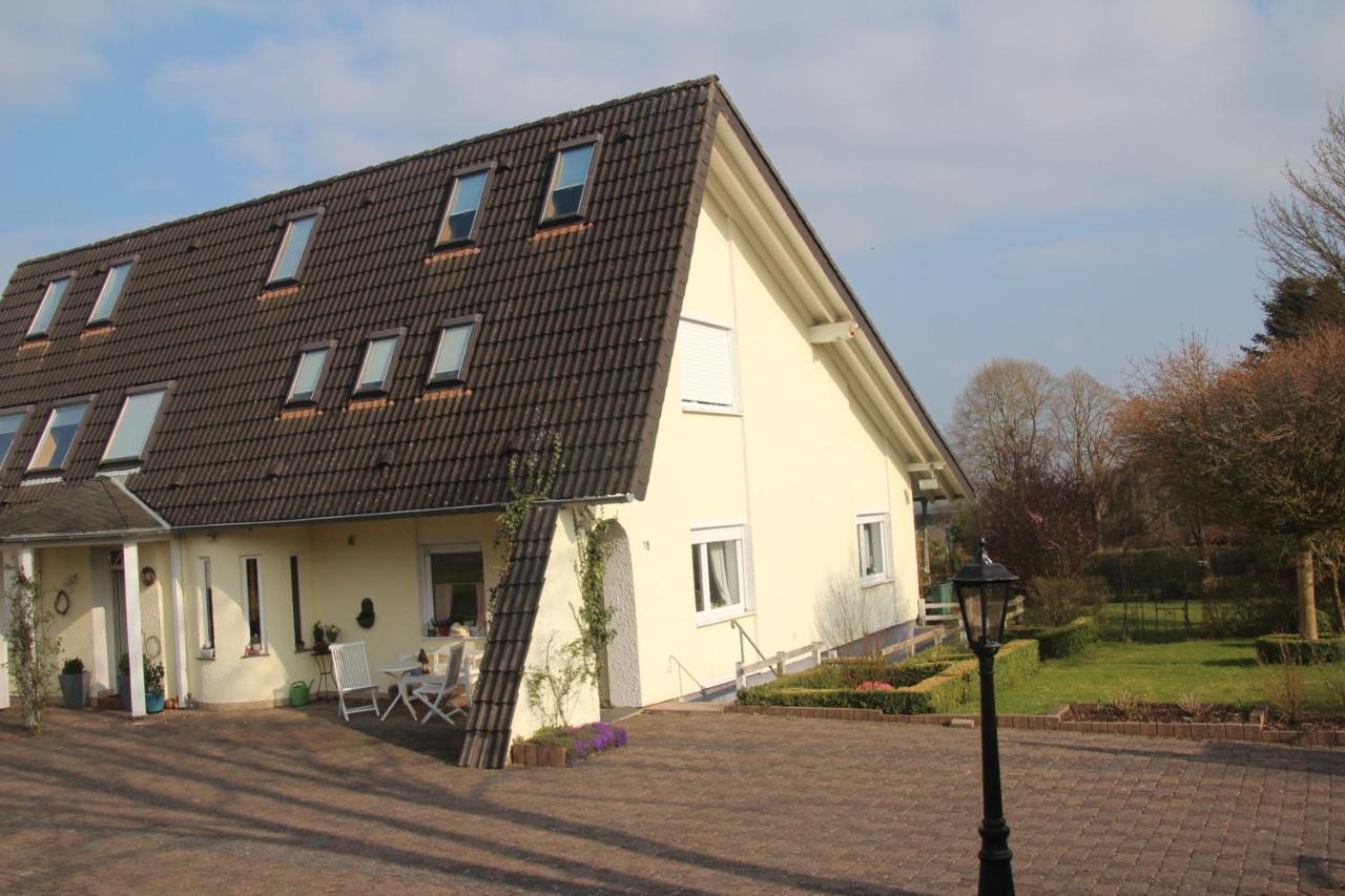 Ferienwohnung Nett Бланкенхайм Экстерьер фото